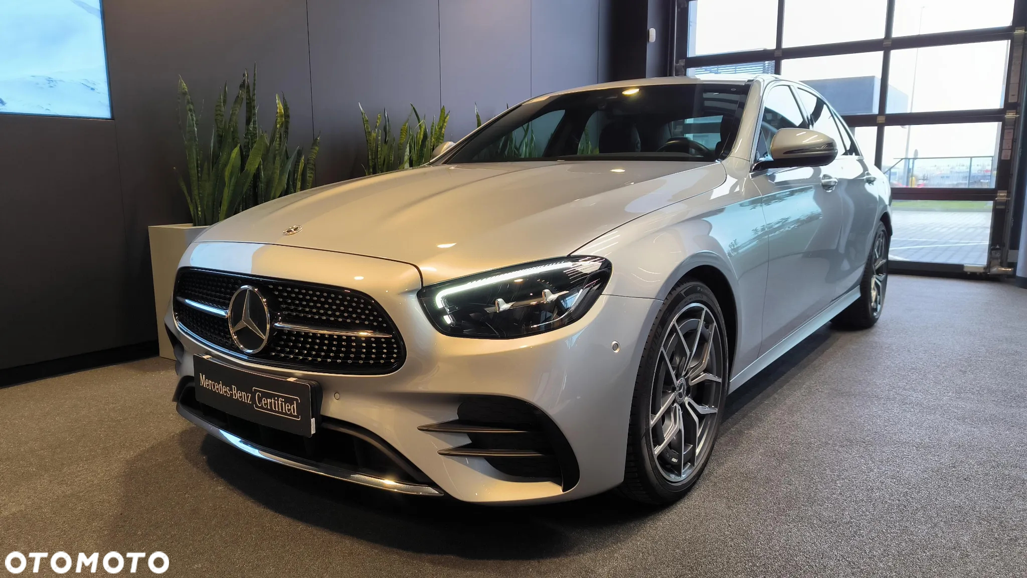 Mercedes-Benz Klasa E 220 d 9G-TRONIC AMG Line - 2