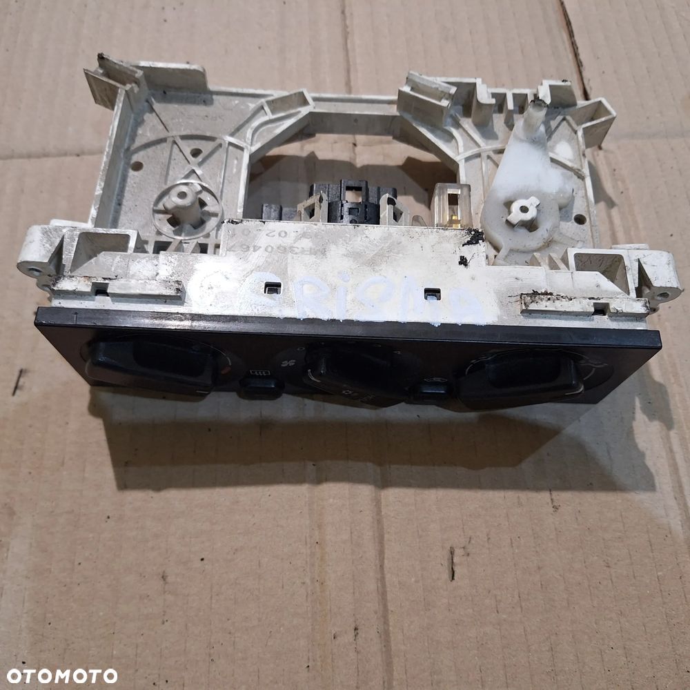 PANEL NAWIEWU KLIMATYZACJI CARISMA - 4