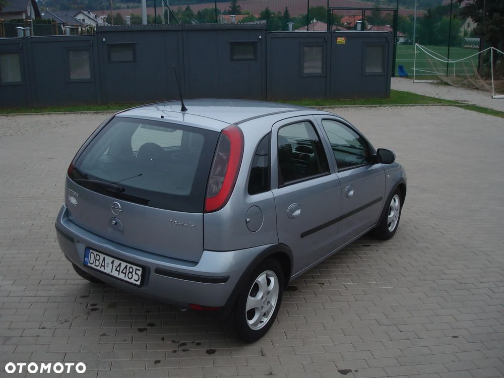 Opel Corsa 1.4 16V Cosmo - 7
