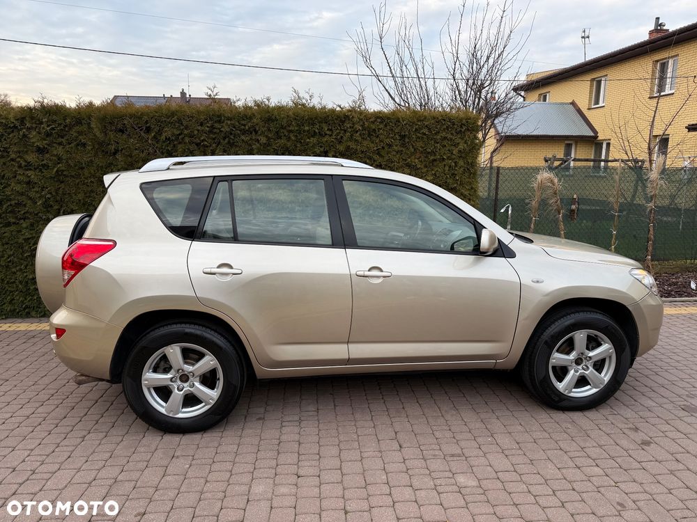 Toyota RAV4 2.0 VVT-i Premium - 4