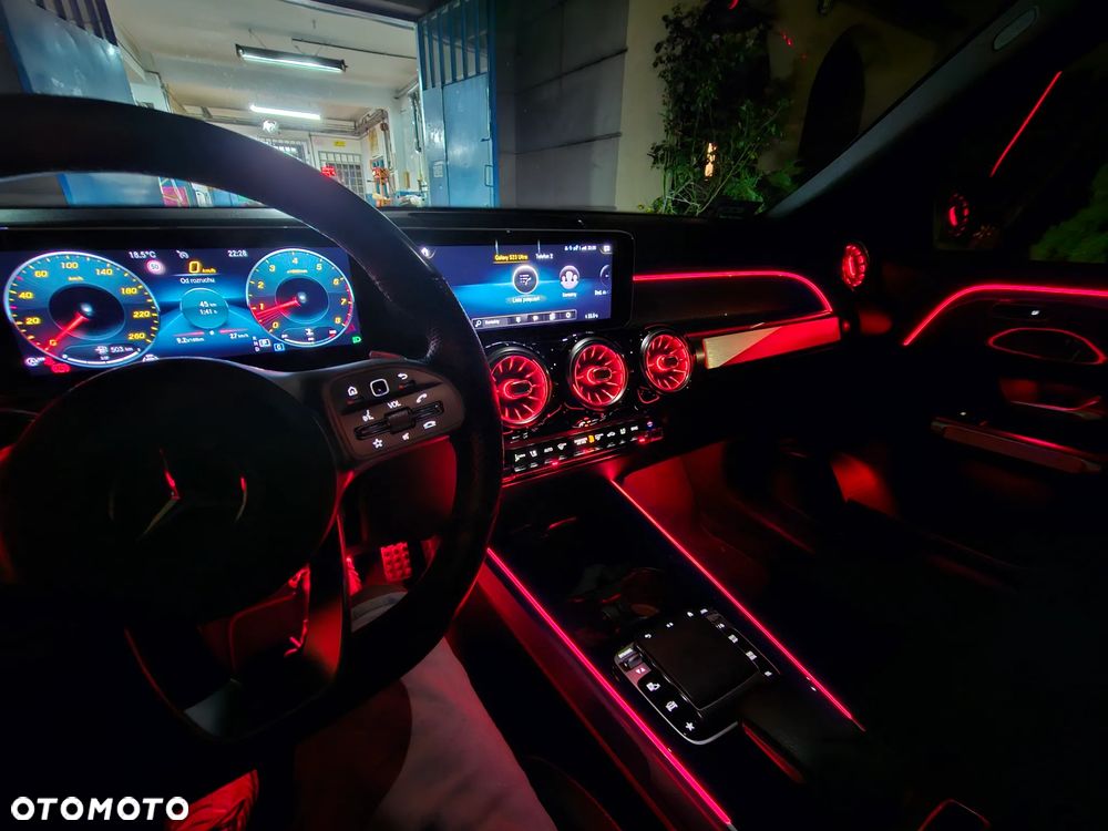 Mercedes-Benz GLB 200 AMG Line 7G-DCT - 2