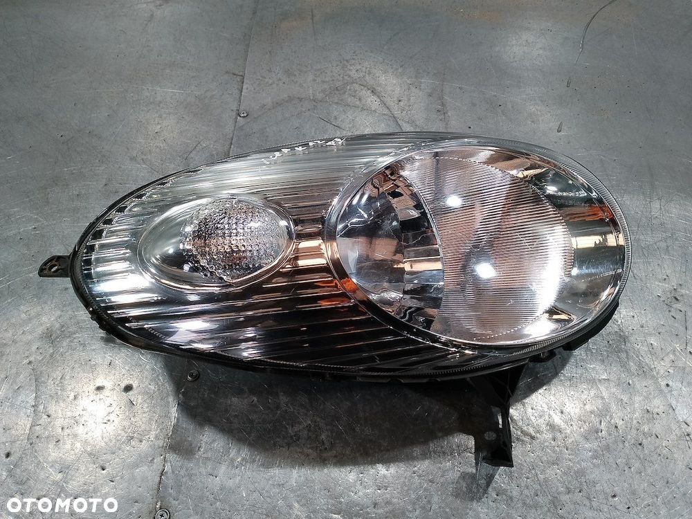 LAMPA PRZÓD PRAWA NISSAN MICRA K12 ( 02-10 ) - 1