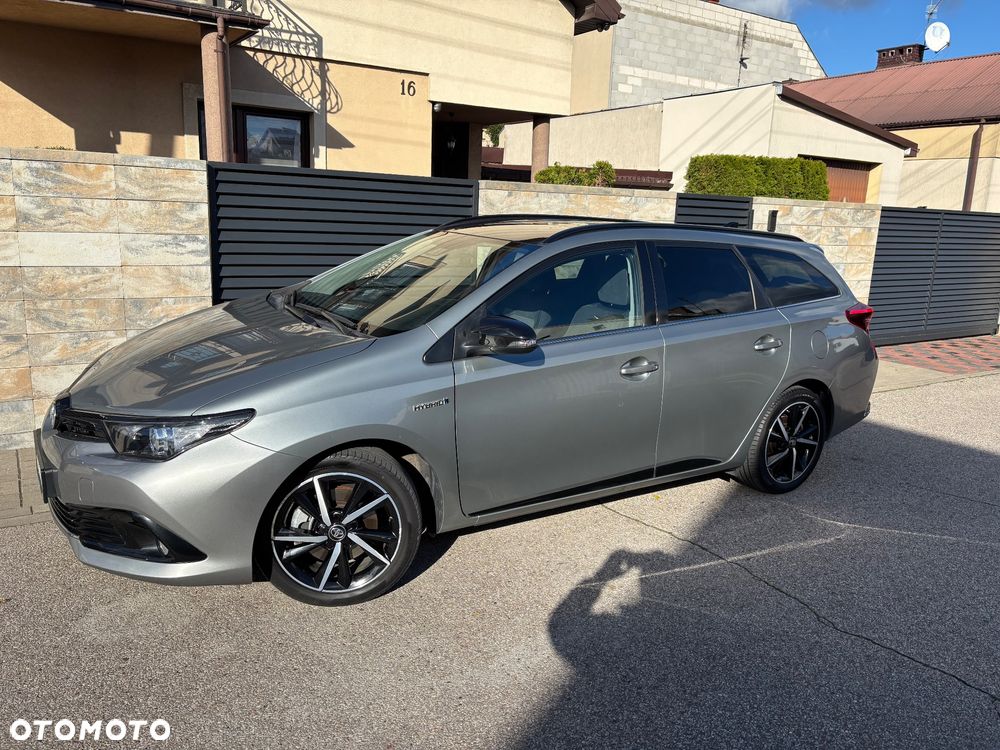 Toyota Auris Hybrid 135 Selection - 2