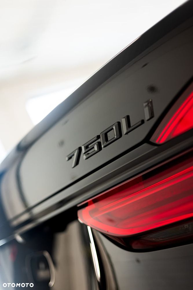 BMW Seria 7 750Li - 3