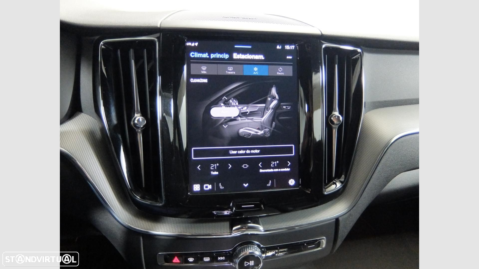 Volvo XC 60 2.0 T6 PHEV Black Edition AWD - 26