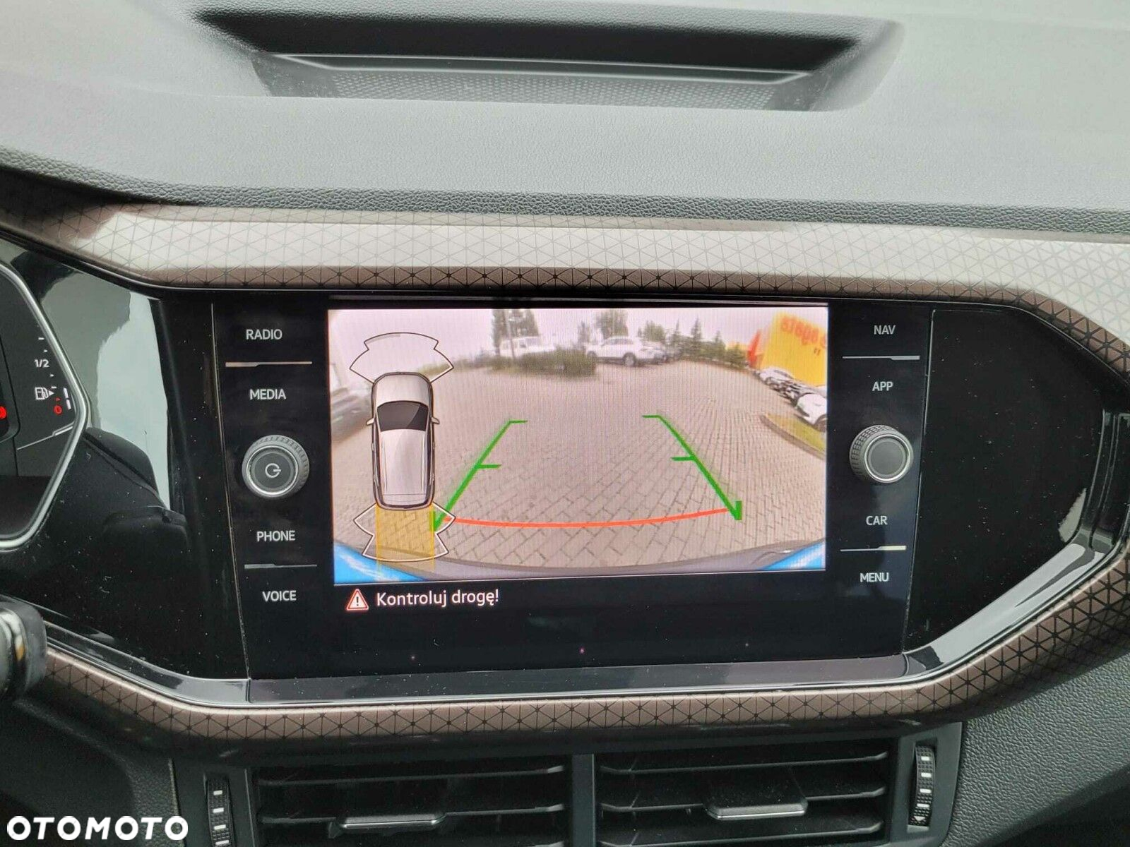Volkswagen T-Cross - 10