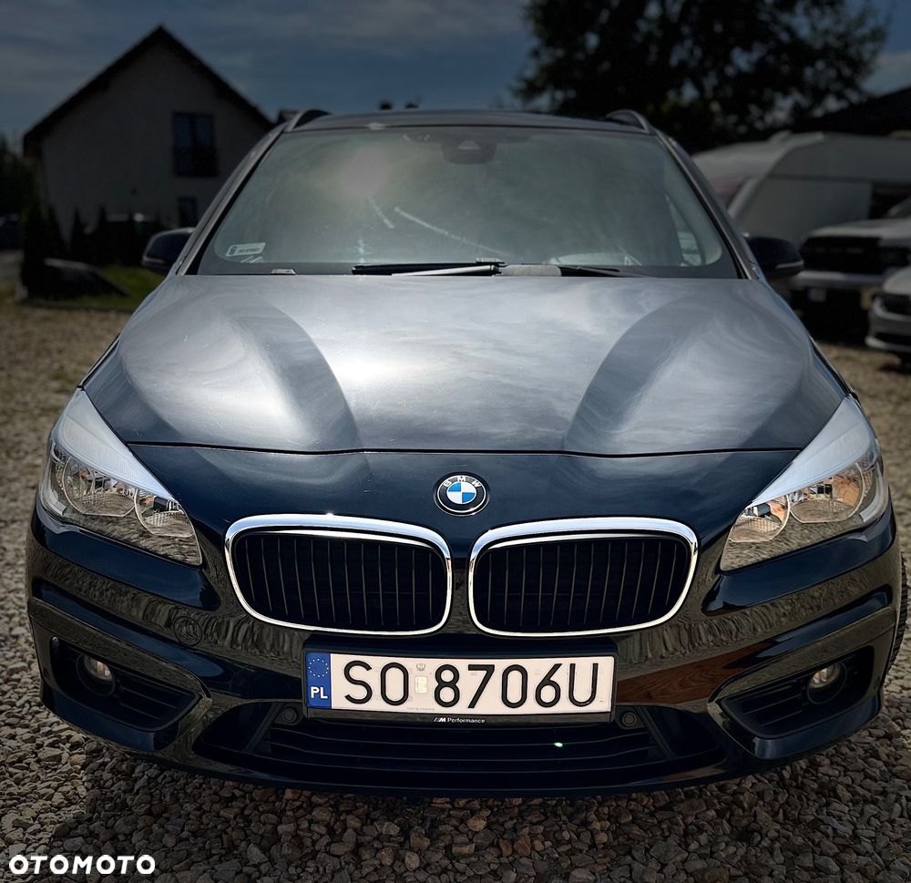 BMW Seria 2 218d - 24