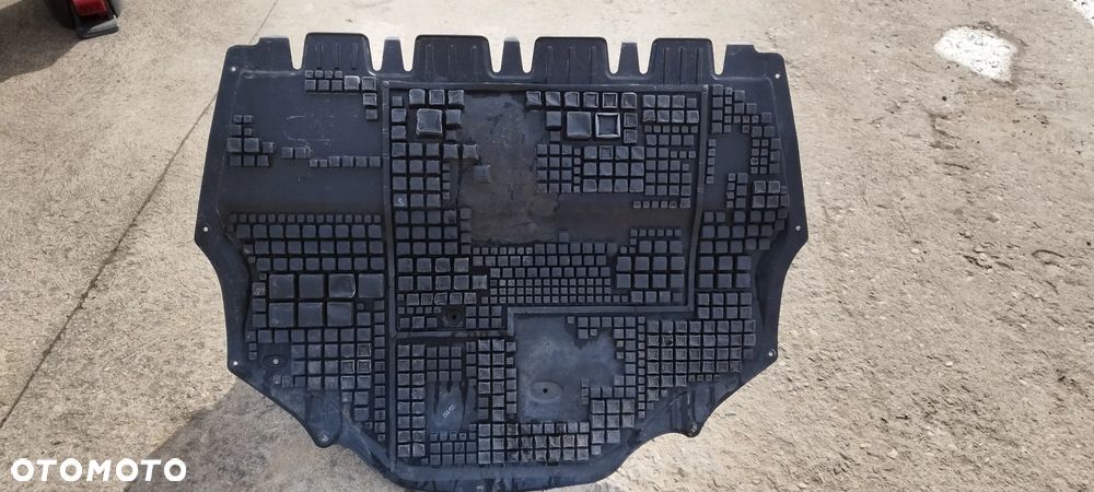 Skoda Fabia Rumster osłona płyta pod silnik 6Q0825237AB - 2