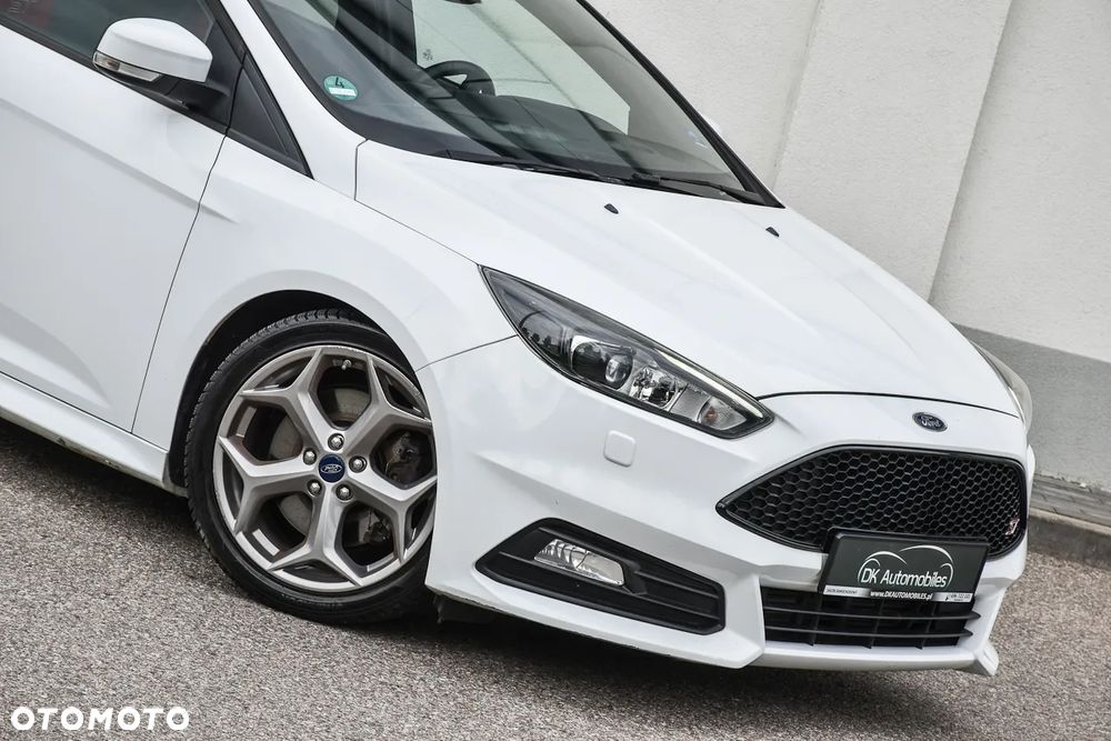 Ford Focus 2.0 EcoBoost ST mit Leder-Sport-Paket - 14