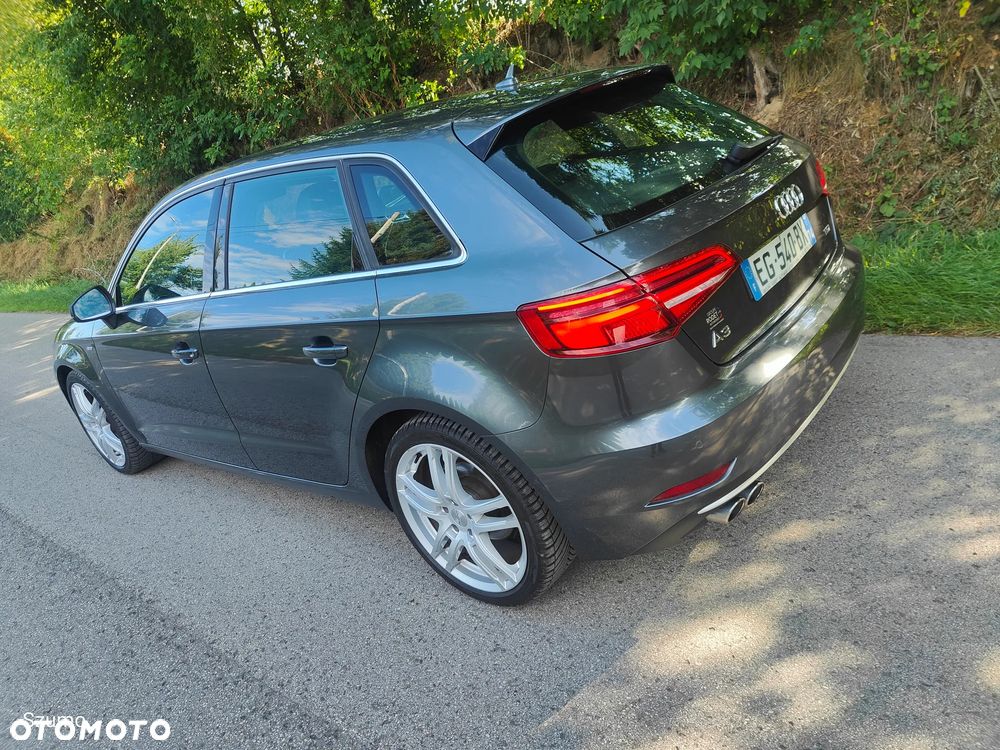 Audi A3 Sportback 2.0 TDI S tronic S line Sportpaket - 4