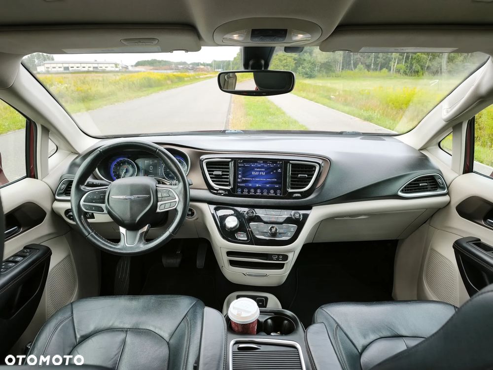 Chrysler Pacifica - 26