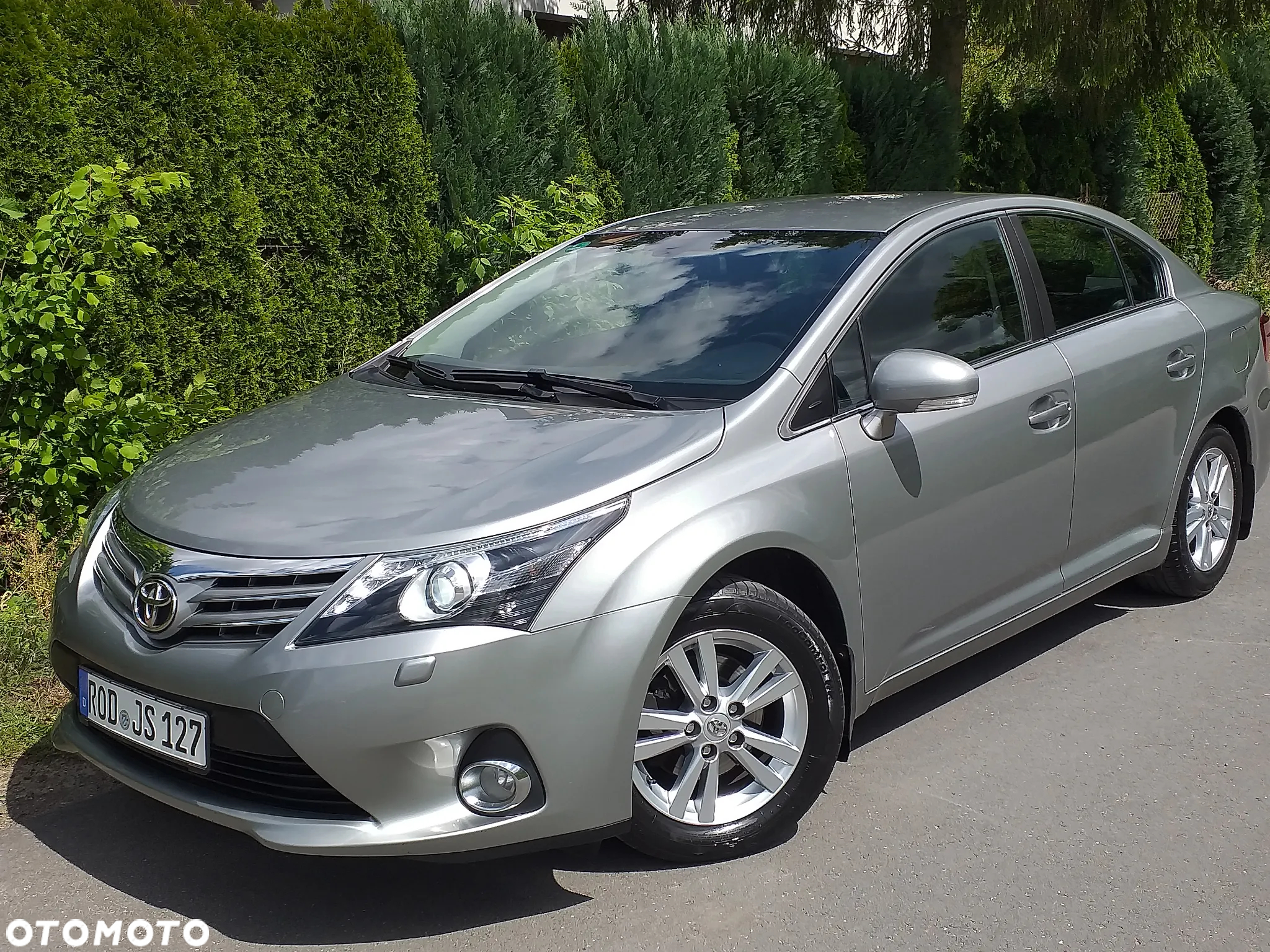 Toyota Avensis 1.8 Executive - 2