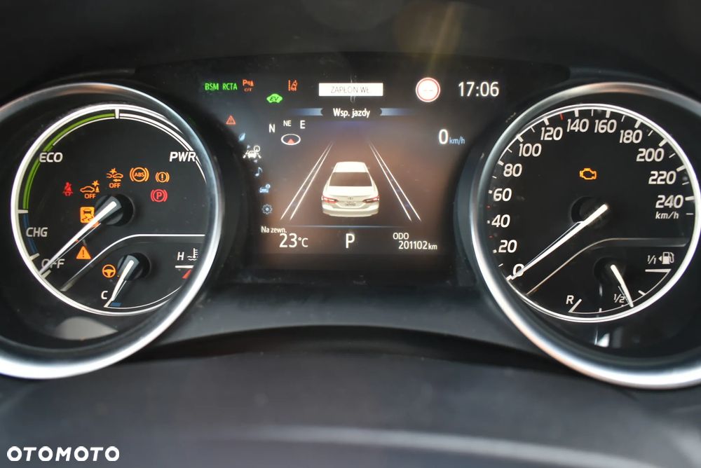 Toyota Camry 2.5 Hybrid Executive CVT - 11
