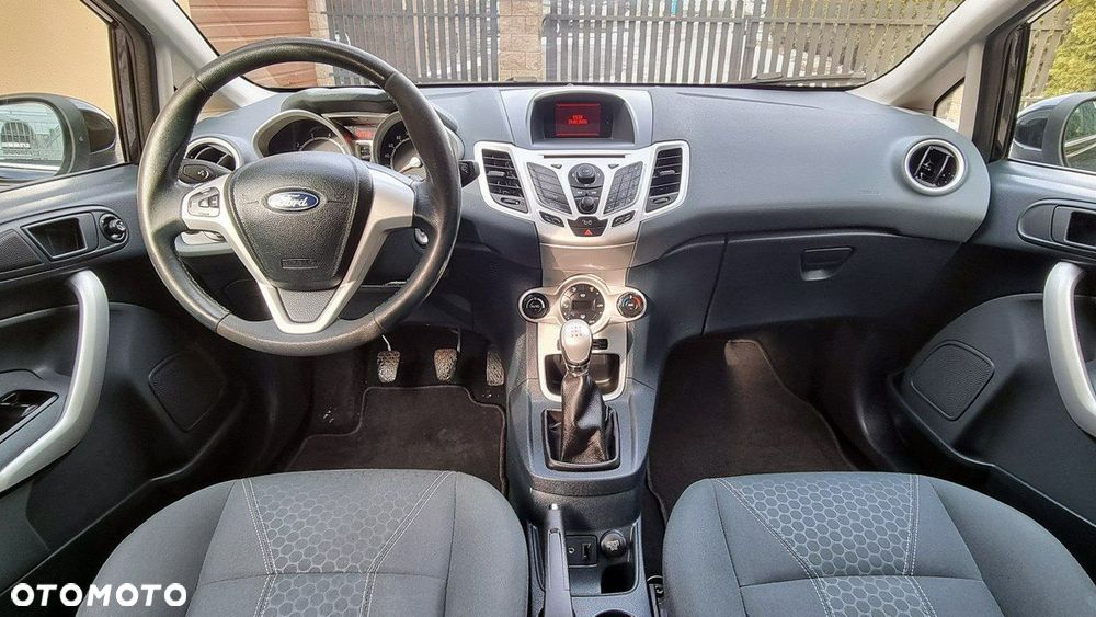 Ford Fiesta - 12