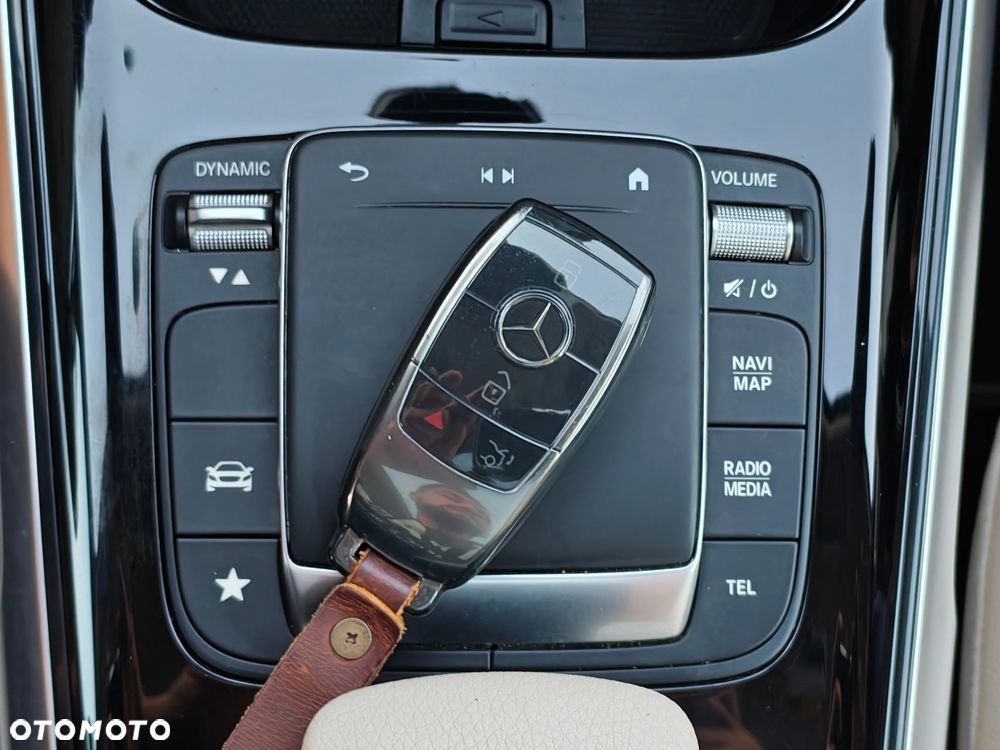 Mercedes-Benz GLB 250 4-Matic Progressive 8G-DCT - 31