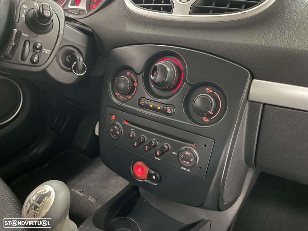 Renault Clio 1.2 16V Dynamique - 19