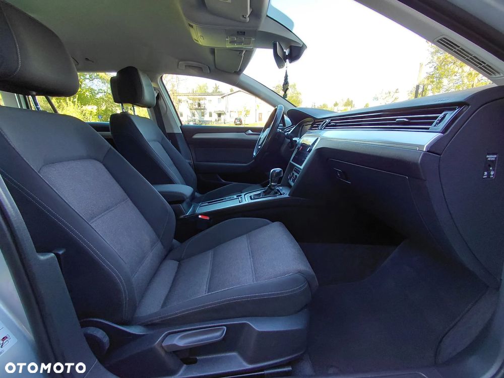 Volkswagen Passat 2.0 TDI SCR Comfortline DSG - 15