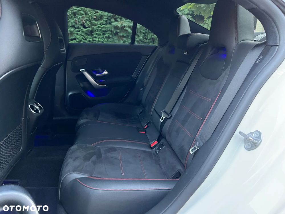 Mercedes-Benz CLA 200 AMG Line 7G-DCT - 22