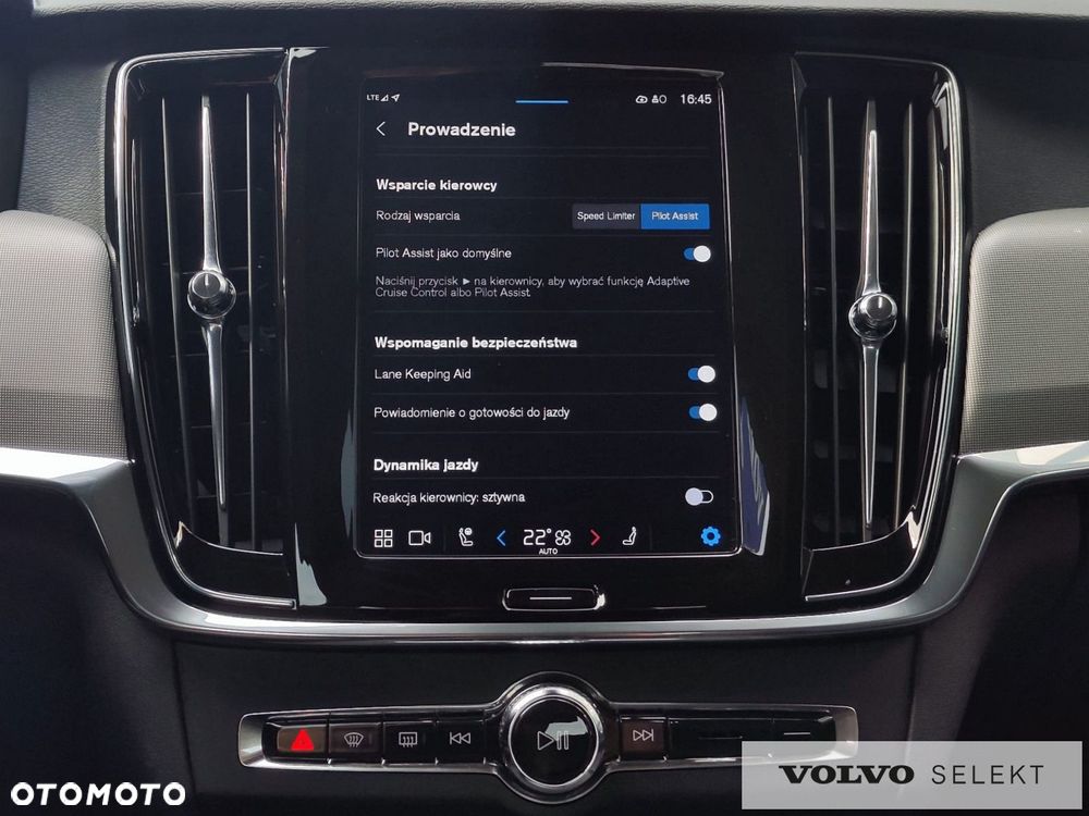 Volvo V90 Cross Country - 24