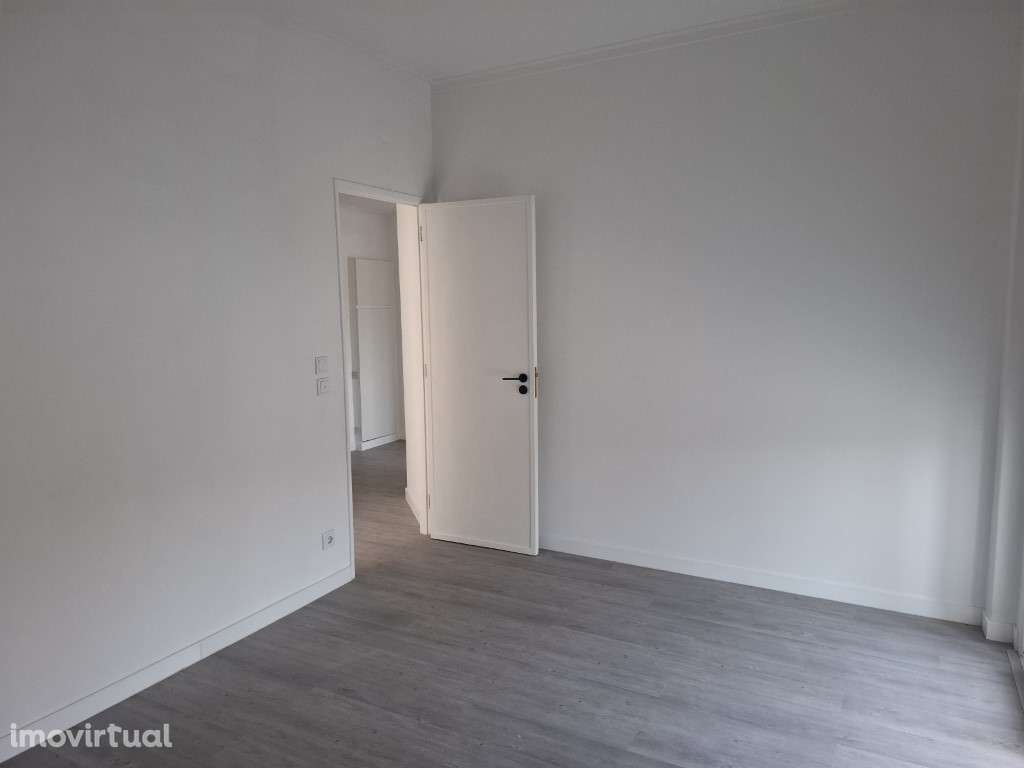 Apartamento T1 remodelado na Damaia de Baixo - Grande imagem: 3/7