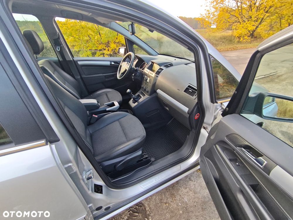Opel Zafira 1.8 Cosmo - 11
