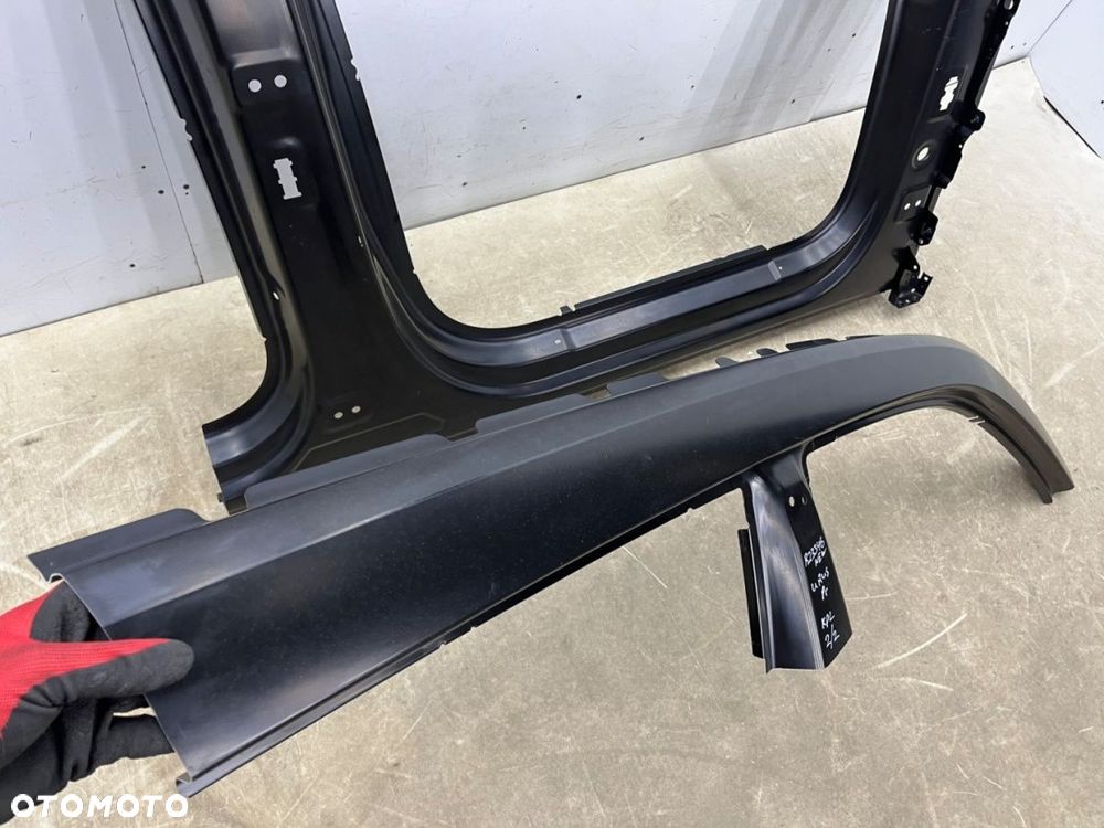 Poszycie Lamborghini Urus 18r.- prawy próg słupek A B środkowy ćwiartka rama drzwi reperaturka NOWA - 3