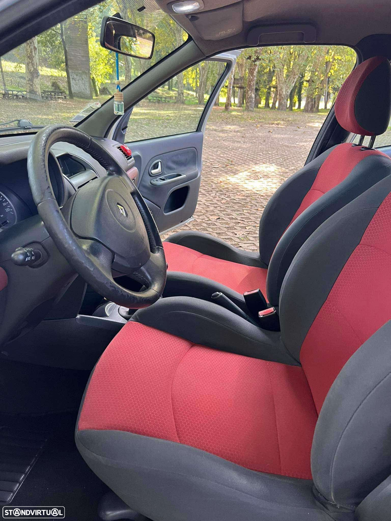 Renault Clio 1.2 16V S - 8