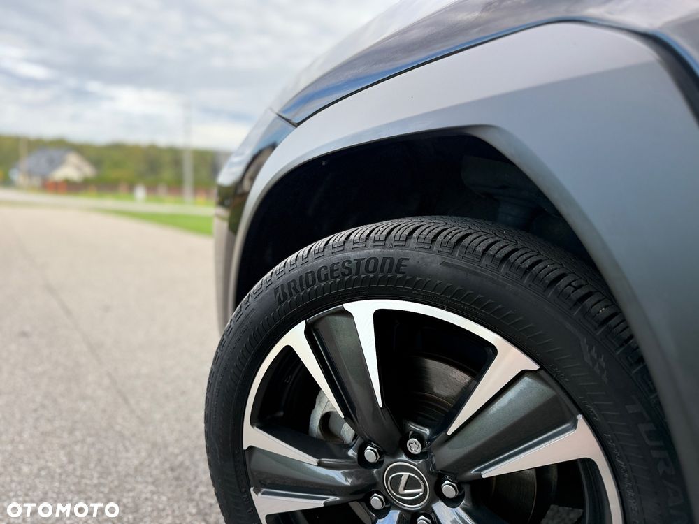 Lexus UX - 17