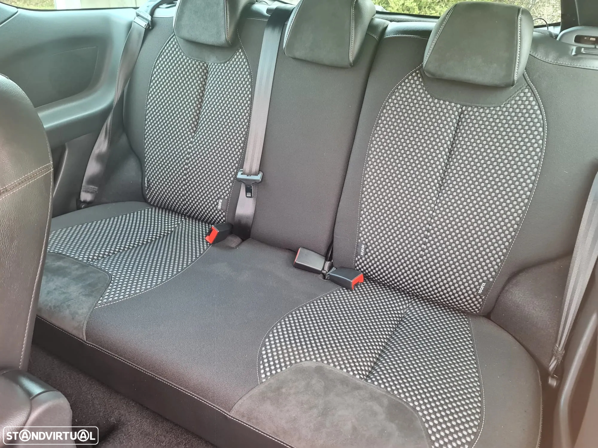 Citroën DS3 1.6 HDi Airdream So Chic - 18