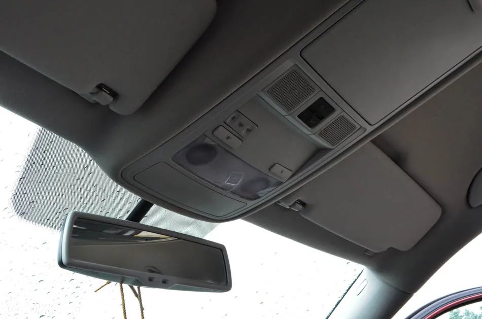 Volkswagen Touran 1.6 TDI DPF BlueMotion Technology DSG Comfortline - 39