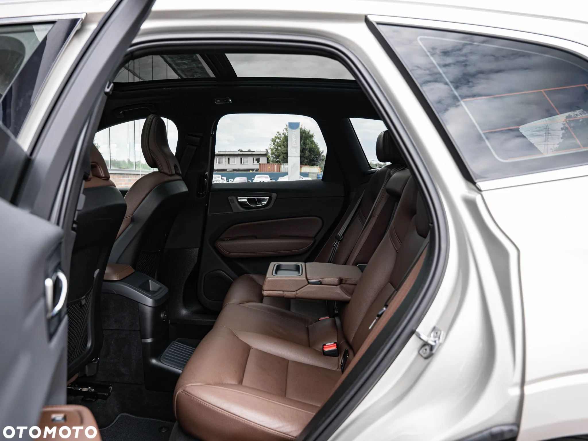 Volvo XC 60 T6 AWD Plug-In Hybrid Inscription - 28