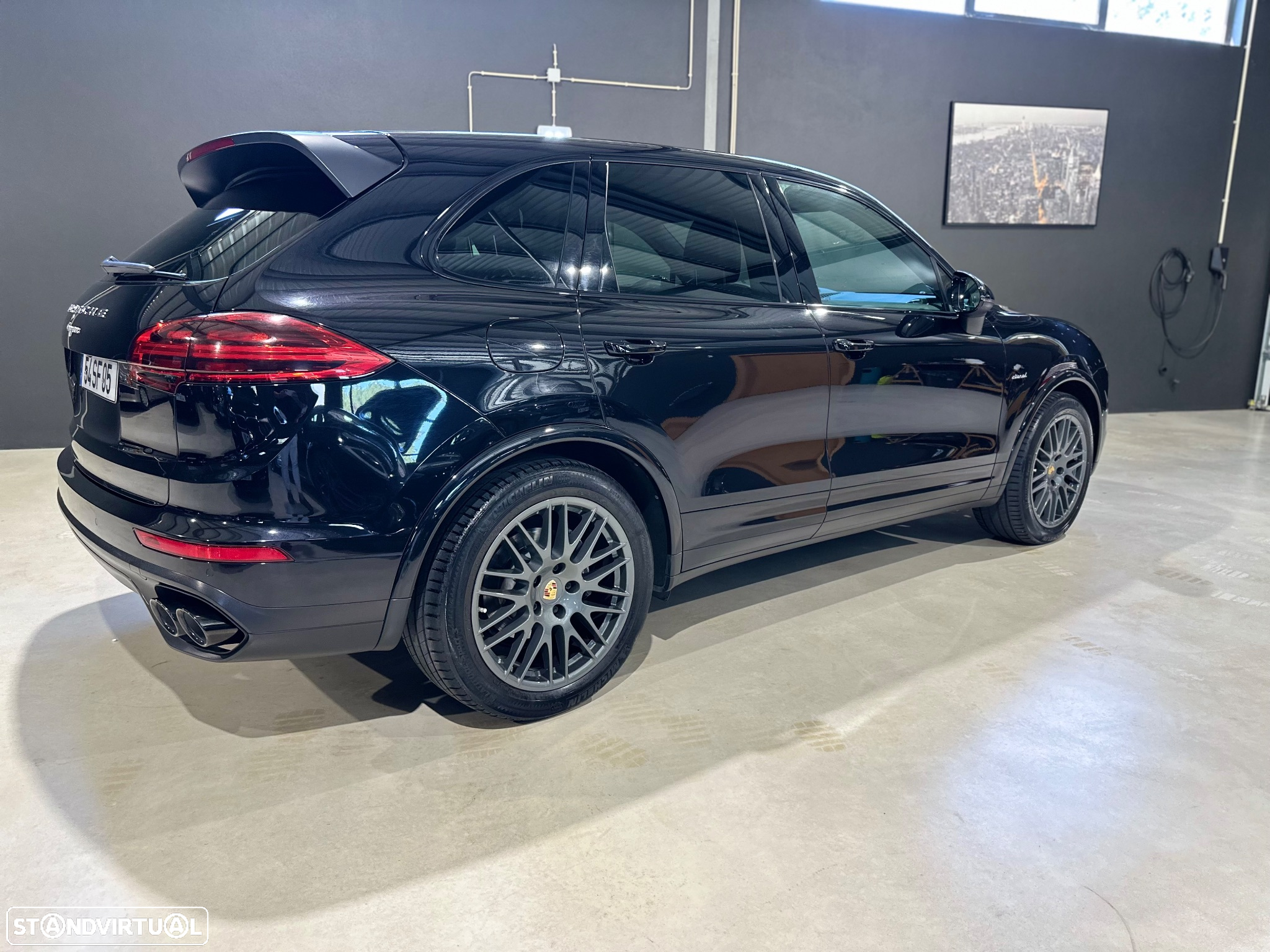 Porsche Cayenne Platinum Edition - 13