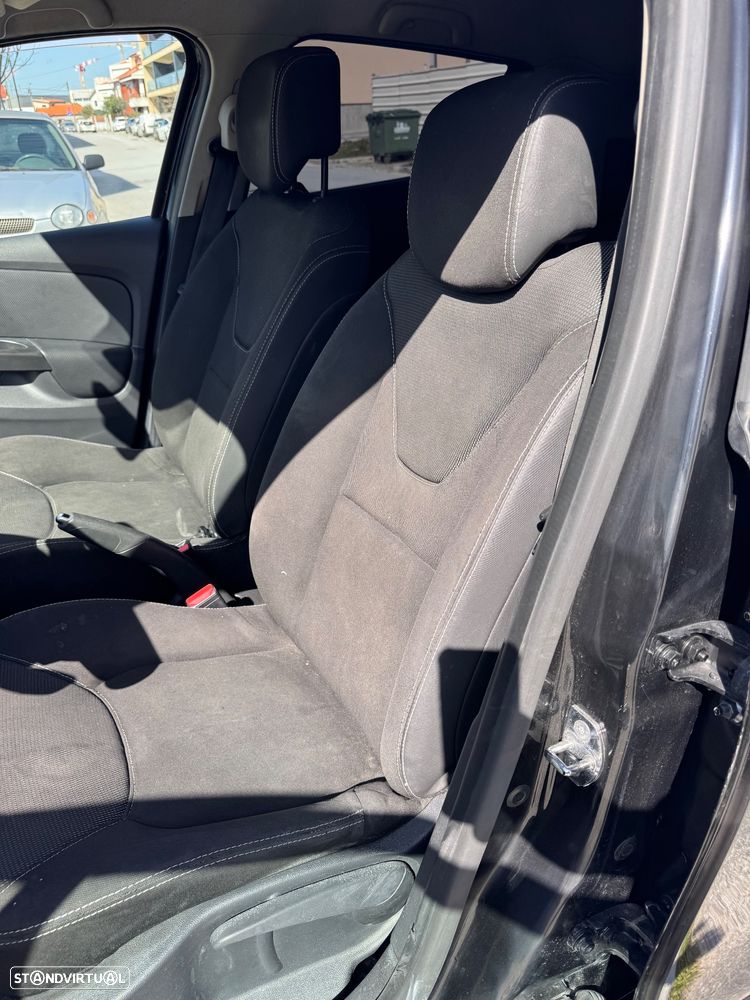 Renault Clio Energy dCi 90 Start & Stop Experience - 13