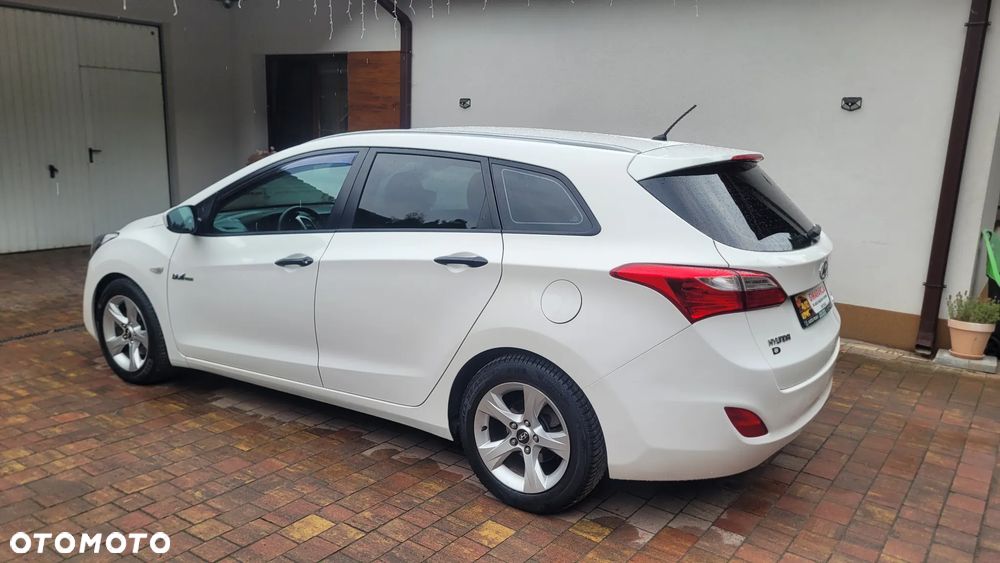 Hyundai i30 i30cw 1.6 CRDi Intro Edition - 4