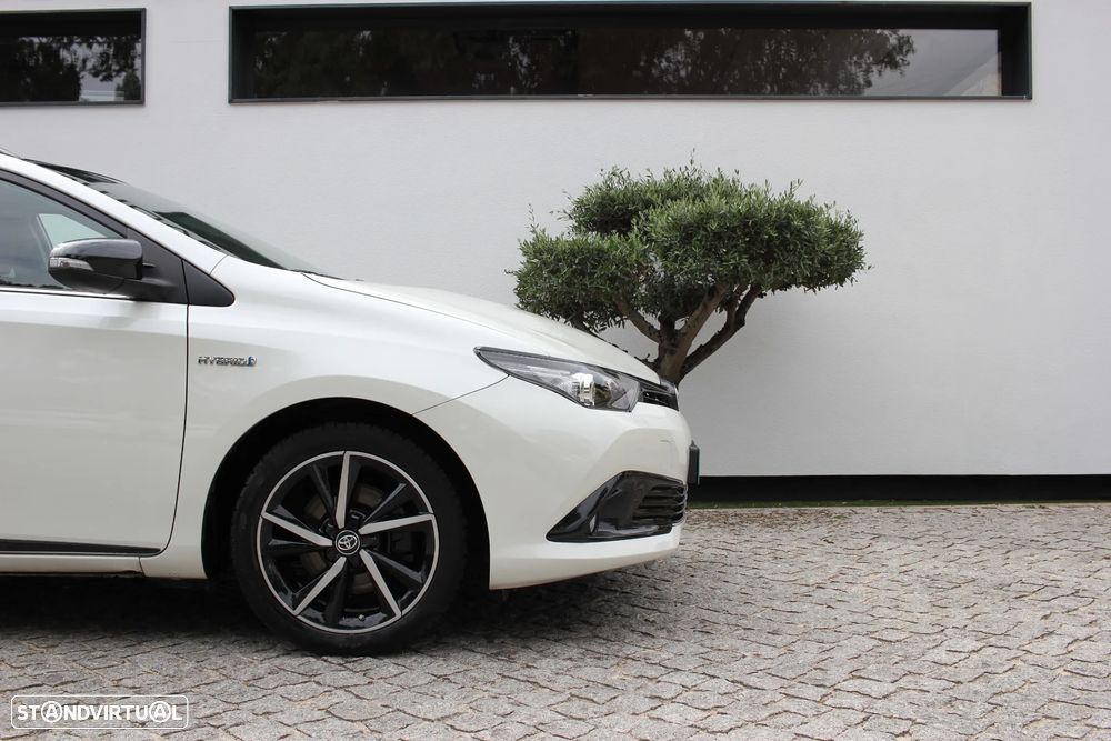 Toyota Auris Touring Sports 1.8 HSD Comfort +P.Techno+P.Sport - 3