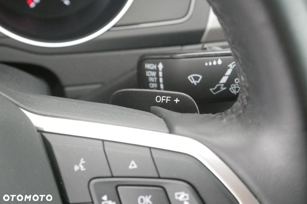 Volkswagen Passat Variant 1.5 TSI EVO Essence DSG - 23