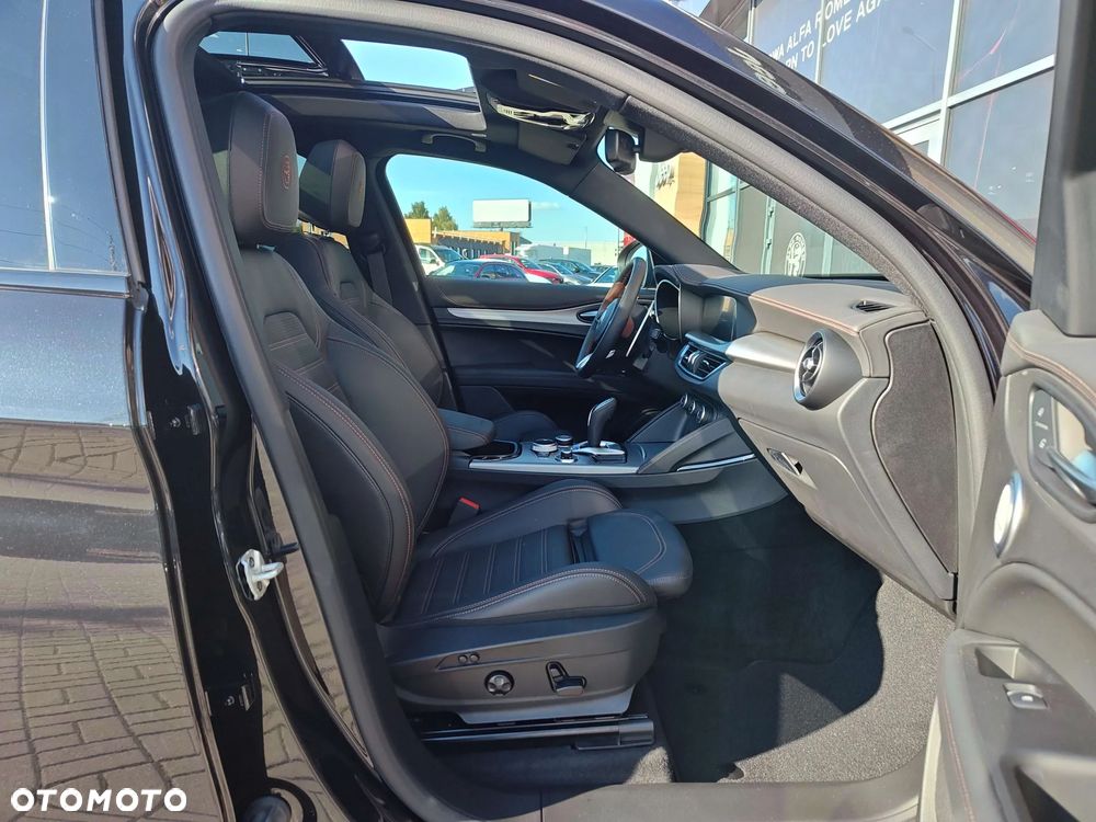 Alfa Romeo Stelvio - 14