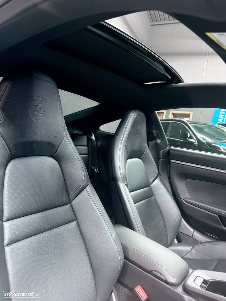 Porsche 911 (992) - 9