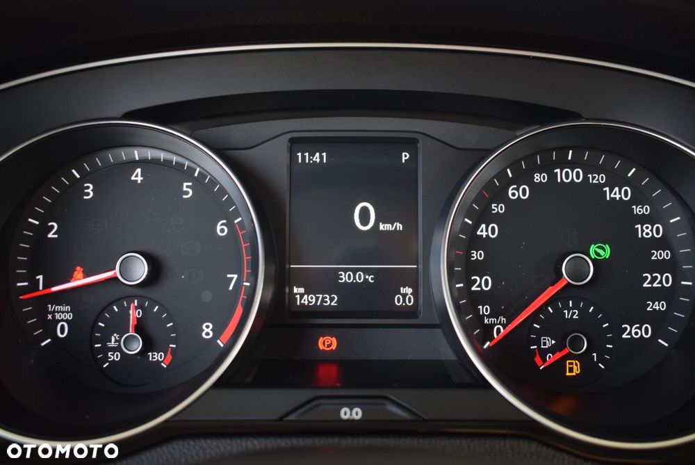 Volkswagen Passat - 26