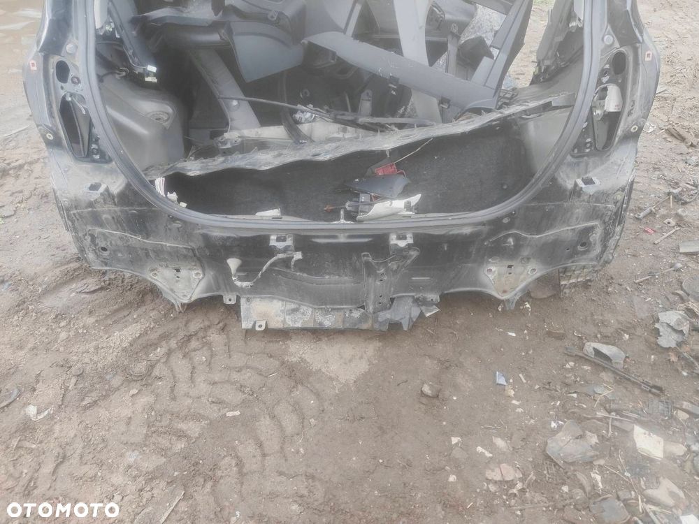 PAS TYLNY TOYOTA YARIS II HB 5D - 1