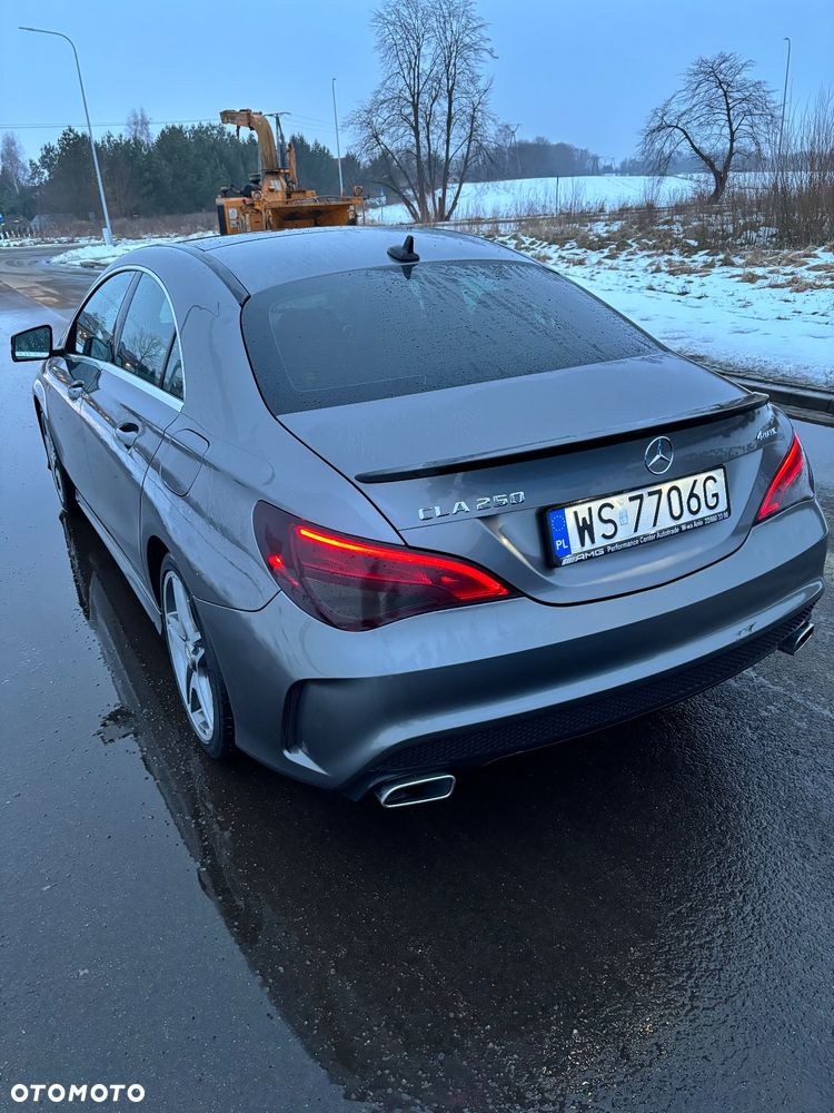 Mercedes-Benz CLA 250 4Matic 7G-DCT AMG Line - 13