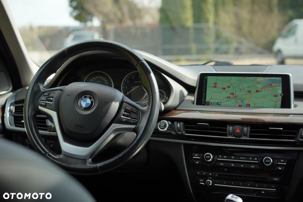 BMW X5 xDrive35i Edition Exclusive - 14