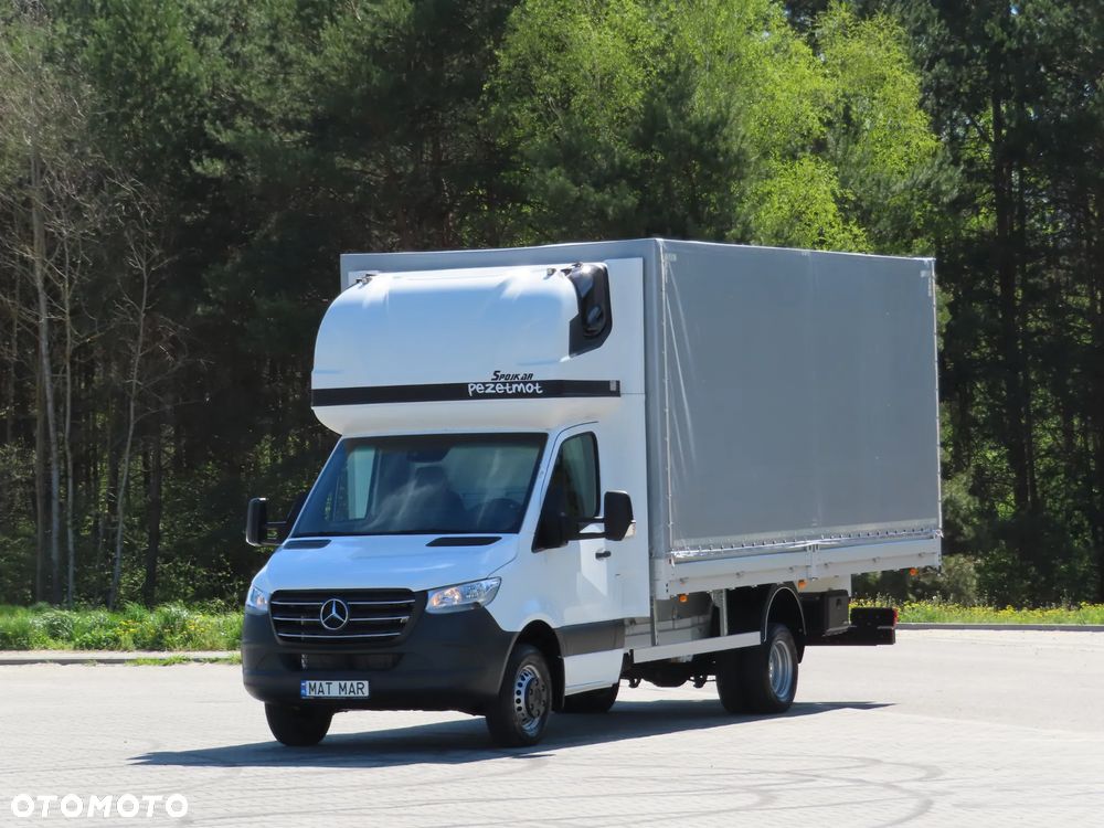 Mercedes-Benz Sprinter 517 CDI 170 KM Plandeka 12 E.Palet 5520 mm Dł. Skrzynia 2453 mm Szeroka TYLNE DRZWI KONTENEROWE Rozstaw Osi 4325 mm DMC 3500 Kg Ładowność 823 Kg WZMACNIANY Załadunek Wysokość Rampowa AMAZON Kabina Sypialniana SPOJKAR SPOJTRAK XL Nowy Nie Używany Gotowy Dostępny OKAZJA - 1