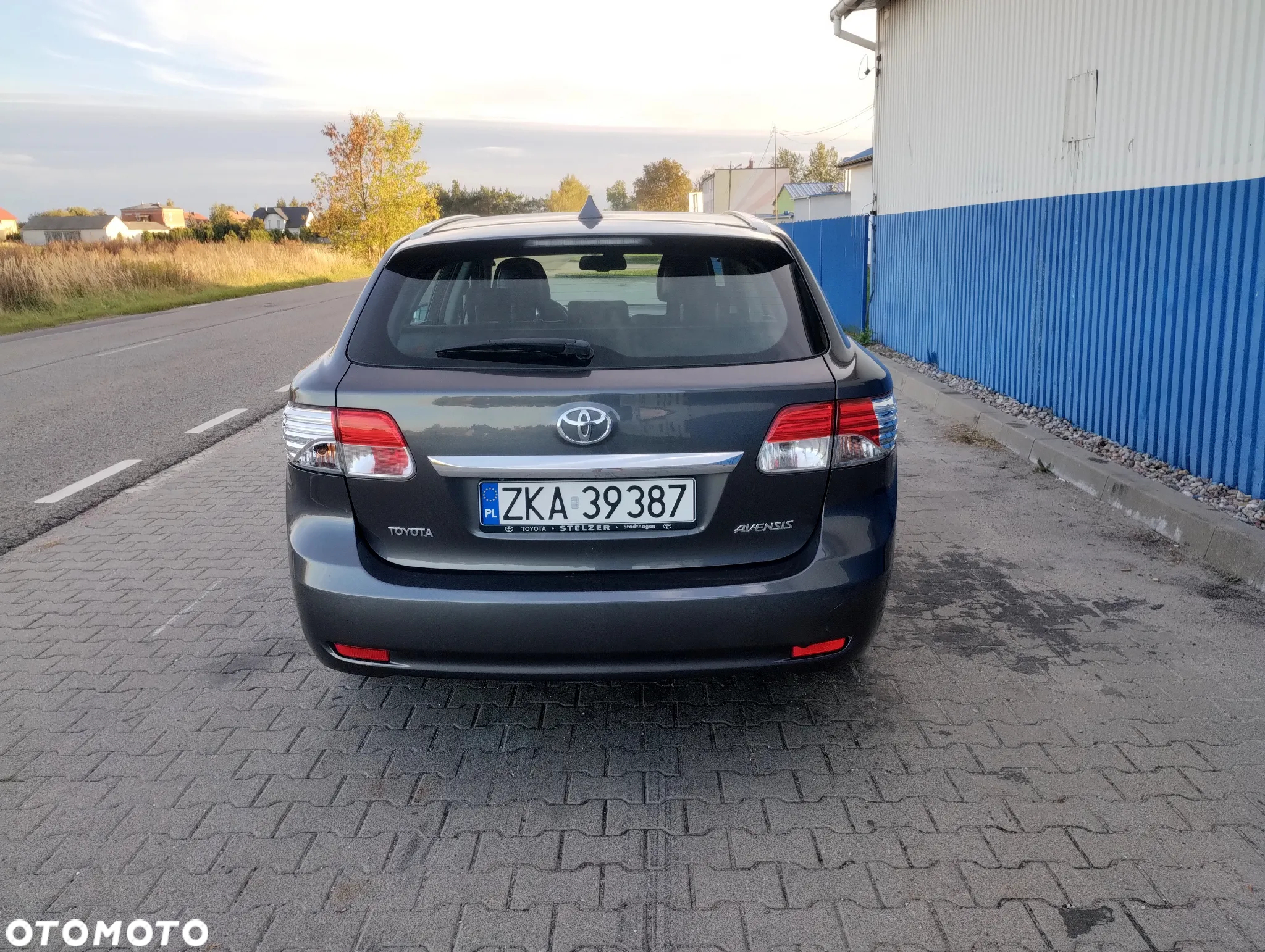 Toyota Avensis 1.8 Premium - 8