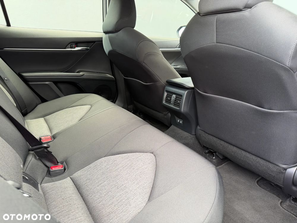 Toyota Camry 2.5 Hybrid Comfort CVT - 25