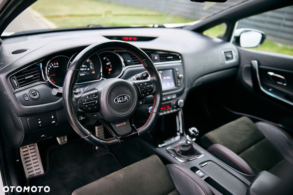 Kia Ceed 1.6 T-GDI GT-Track - 19