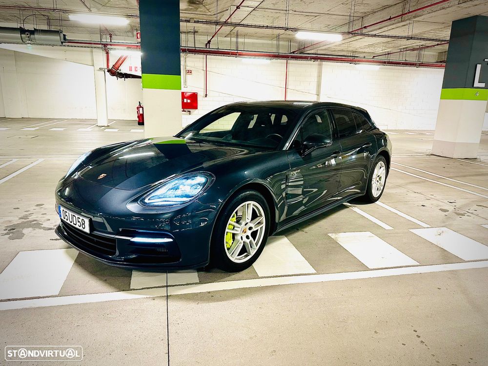 Porsche Panamera Sport Turismo - 1