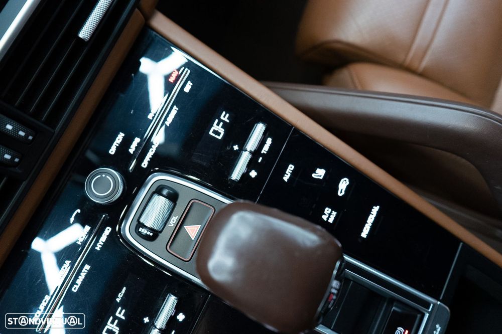Porsche Cayenne Coupé E-Hybrid - 34
