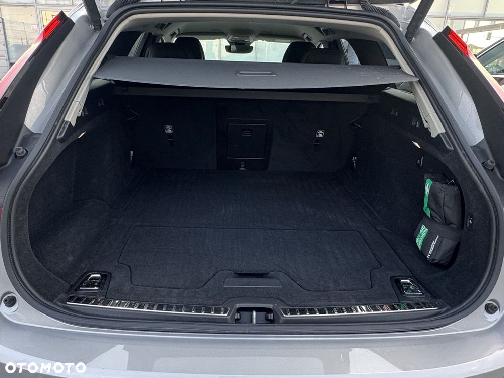 Volvo V90 - 36