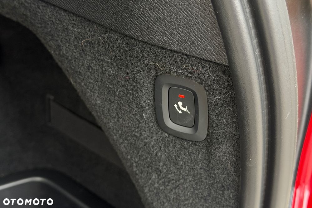 Volvo XC 90 B5 D AWD Plus Bright - 28